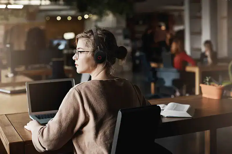 Yealink WH68 Headset Yealink WH68 Headset